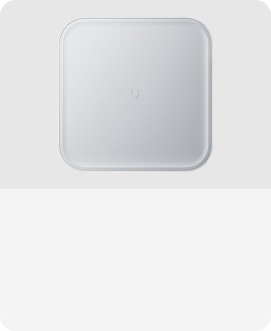 Closed top cover for convenient use as an extra surface